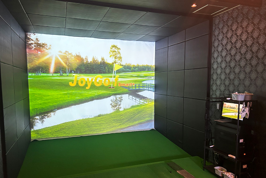 シミュレーションゴルフブースの写真